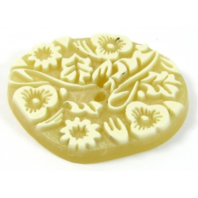 1 Acrylic Flower/Leaf Detail Button - Buttermilk Colour