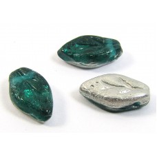 25 of Emerald Silver Top Drilled Leaf 10mm Beads