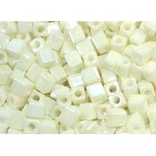 25gr Miyuki Cube Beads Vanilla Ice